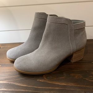 Stacked heel booties gray Koolaburra by Ugg NWOT